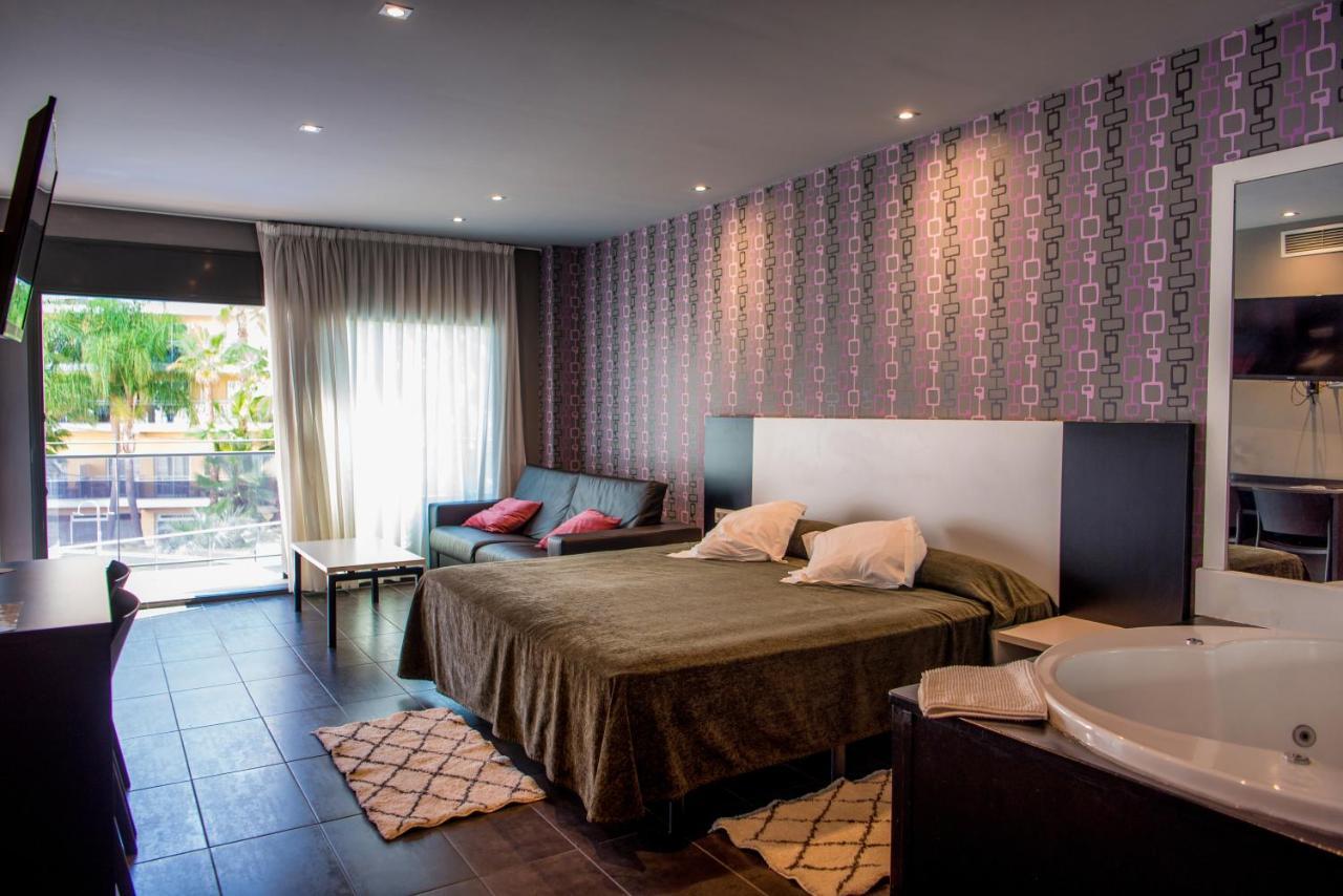 Hotel Acacias Suites & Spa Lloret de Mar Exterior foto