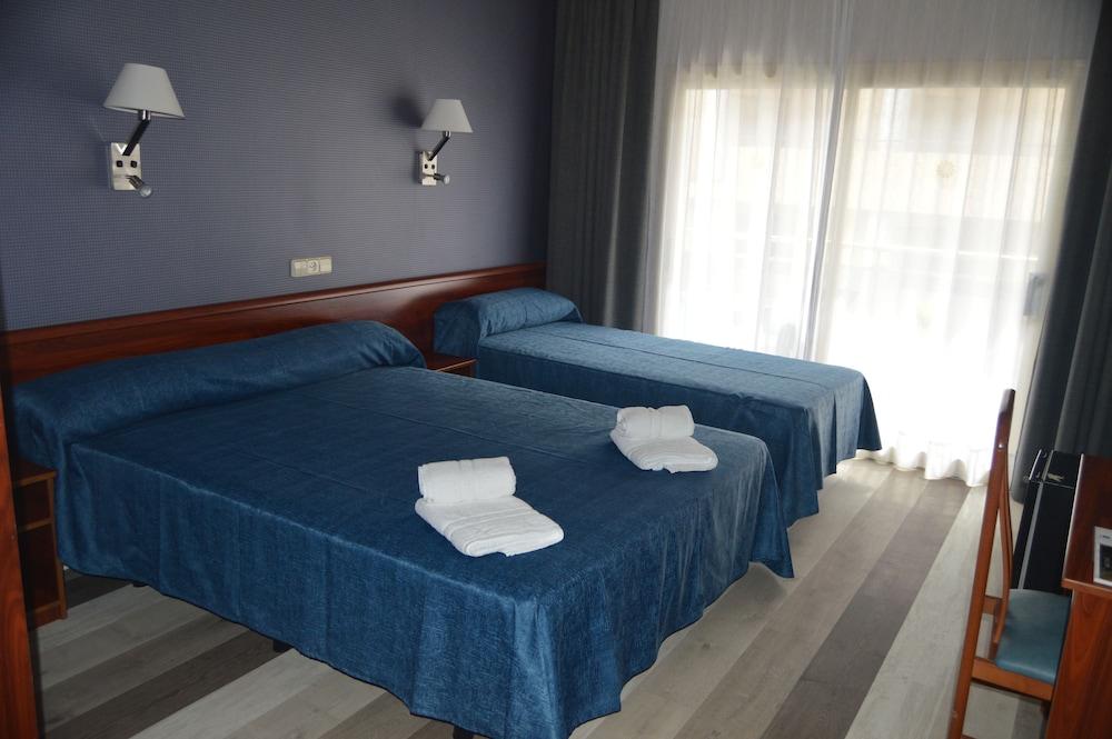 Hotel Acacias Suites & Spa Lloret de Mar Exterior foto