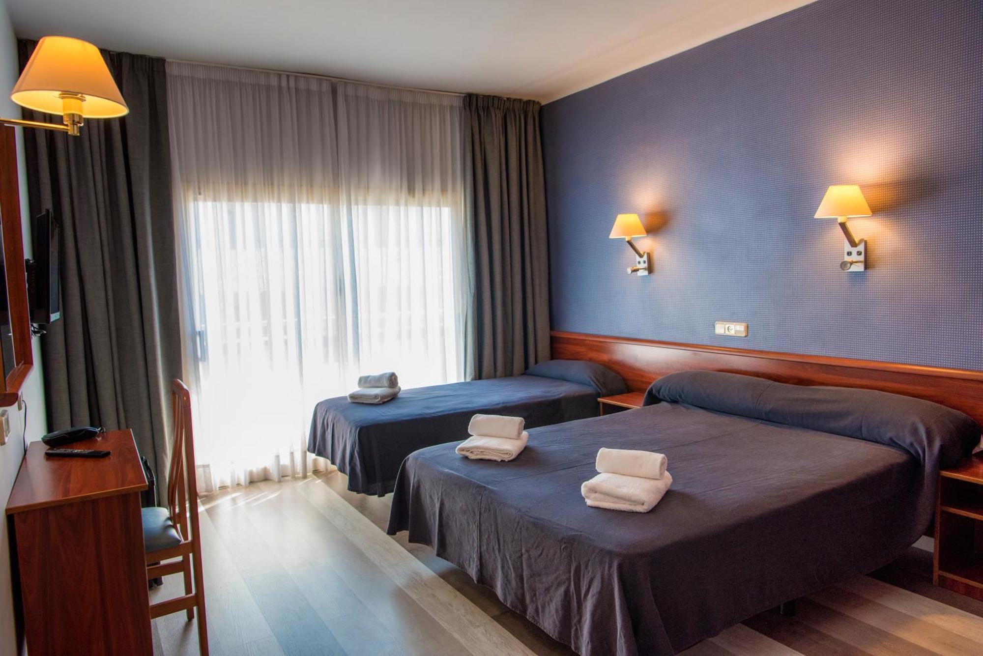 Hotel Acacias Suites & Spa Lloret de Mar Zimmer foto