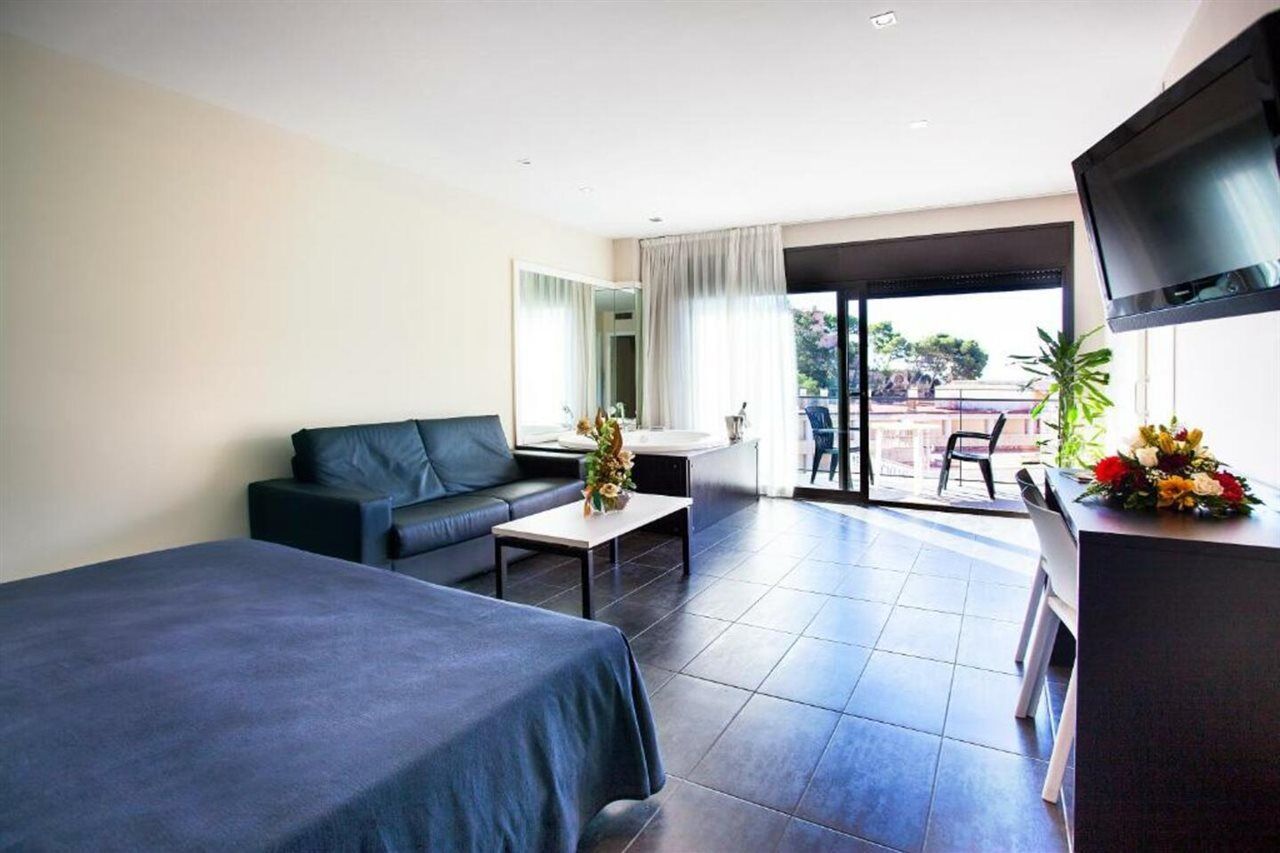 Hotel Acacias Suites & Spa Lloret de Mar Exterior foto